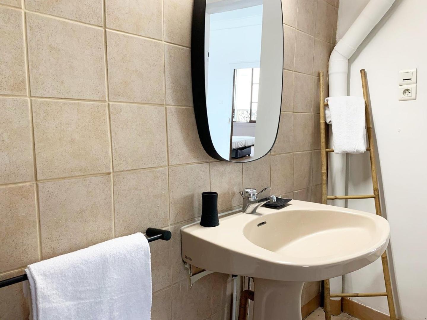 Le Clocher- Appartement Dans Le Coeur De Ville Chartres Eksteriør bilde